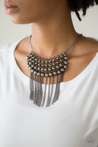 Diva -de and Rule- Black Necklace