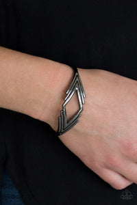 In Total De-NILE - Black Bracelet